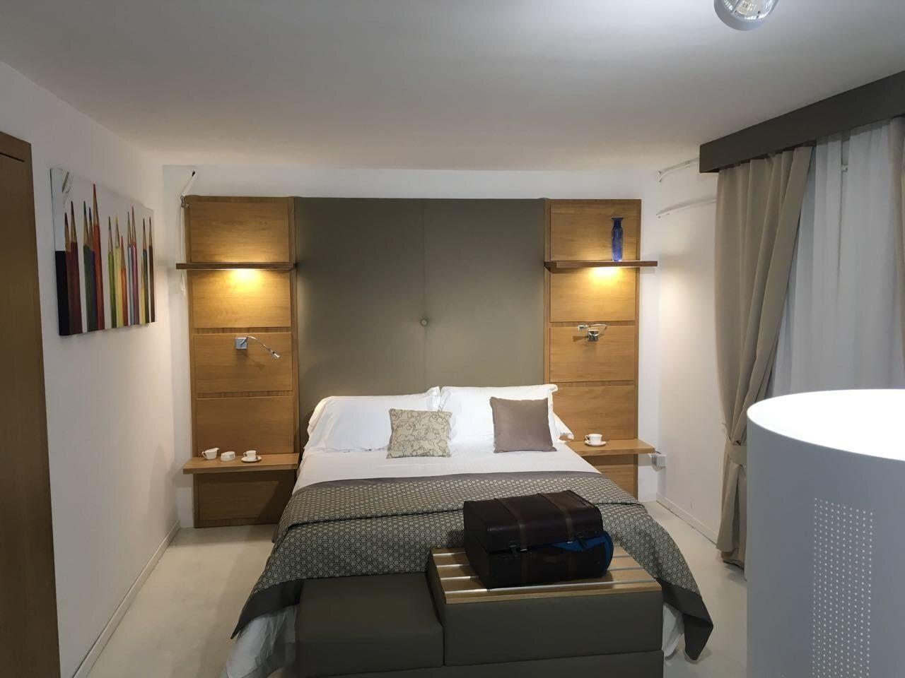 Hotiday Room Collection - Napoli Residenza Scarlatti Bagian luar foto