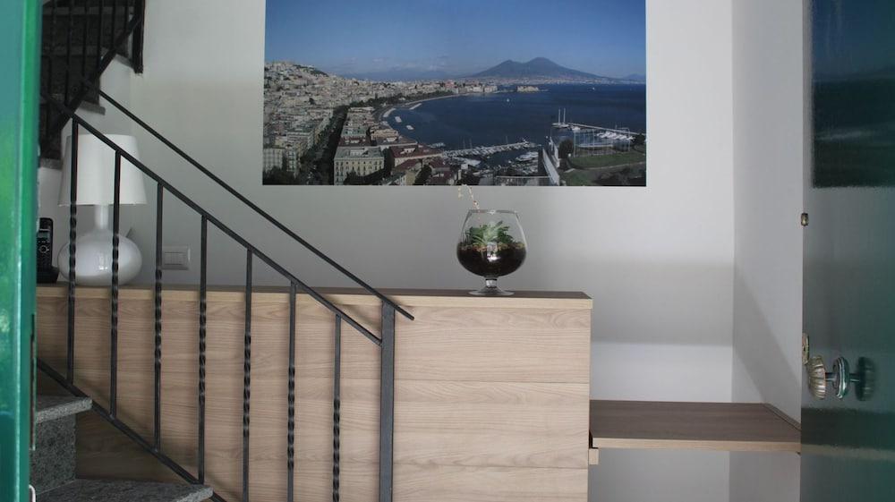 Hotiday Room Collection - Napoli Residenza Scarlatti Bagian luar foto
