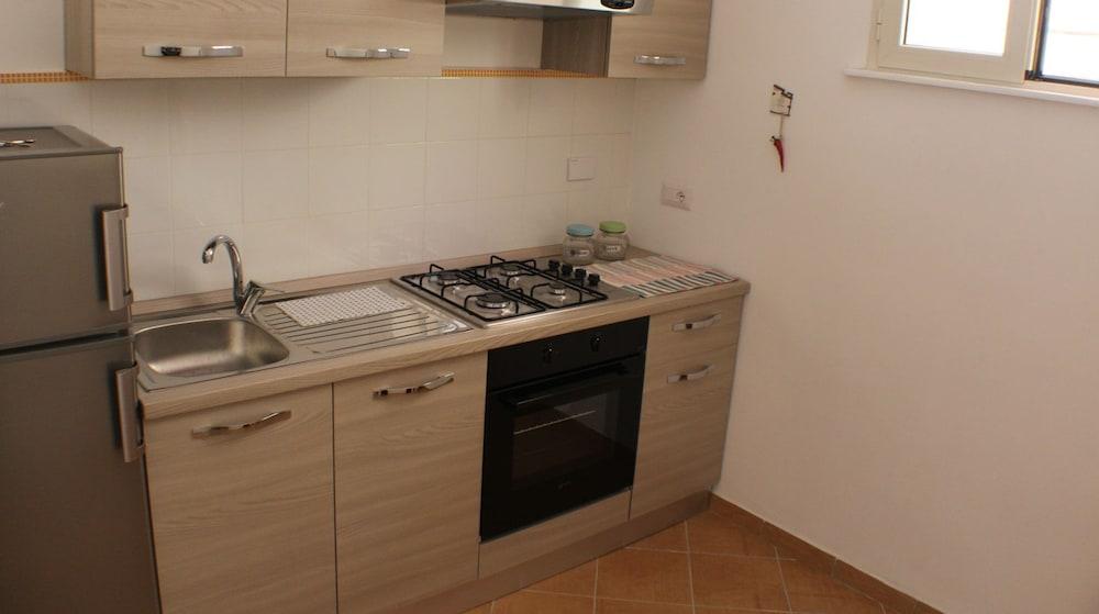 Hotiday Room Collection - Napoli Residenza Scarlatti Bagian luar foto