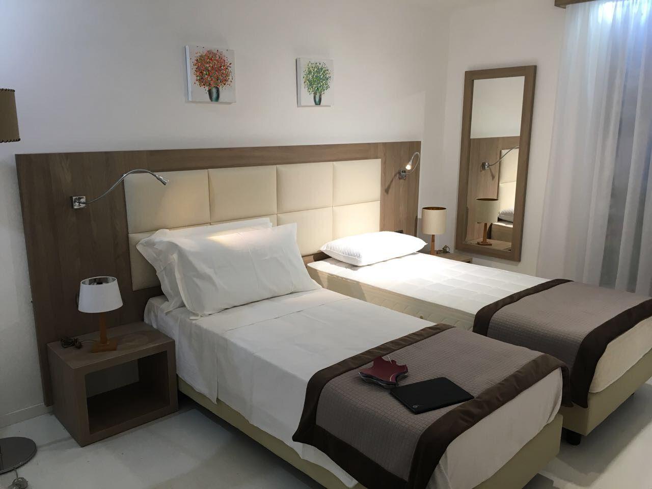 Hotiday Room Collection - Napoli Residenza Scarlatti Bagian luar foto