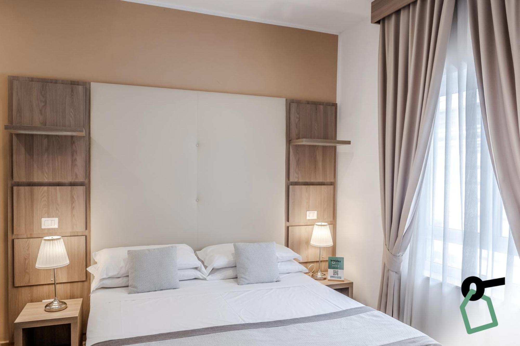 Hotiday Room Collection - Napoli Residenza Scarlatti Bagian luar foto