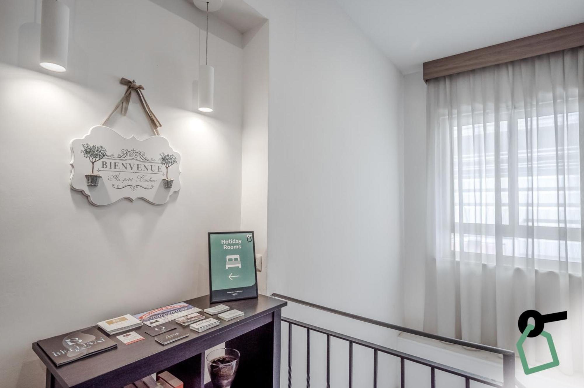 Hotiday Room Collection - Napoli Residenza Scarlatti Bagian luar foto